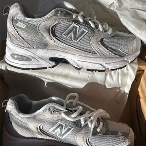 530 rain cloud men’s 4.5 BRAND NEW NEVER WORN